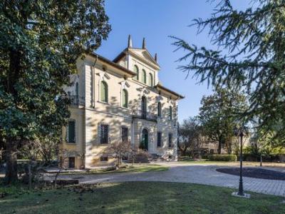 Vente Maison 10 pices BARDOLINO 37011