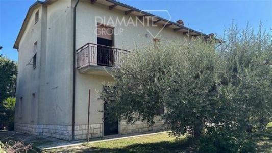 Vente Maison 7 pices CASTIGLIONE-DEL-LAGO 06060