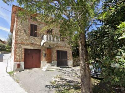 Vente Maison 5 pices CASTIGLIONE-DEL-LAGO 06060