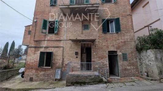 Vente Maison 7 pices CASTIGLIONE-DEL-LAGO 06060