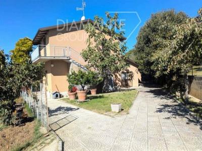 Vente Maison 6 pices CASTIGLIONE-DEL-LAGO 06060