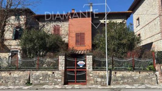 Vente Maison 9 pi�ces CASTIGLIONE-DEL-LAGO 06060