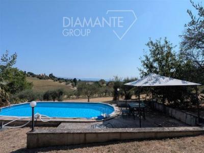 Vente Appartement 7 pi�ces CASTIGLIONE-DEL-LAGO 06060