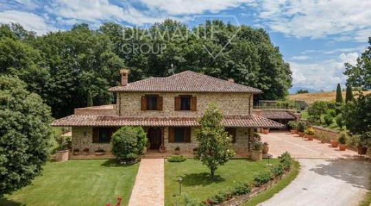 Vente Maison 12 pi�ces GUBBIO 06020
