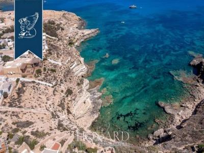 Vente Maison 54 pices LAMPEDUSA-E-LINOSA 92010