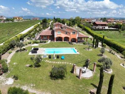 Vente Maison 12 pièces ORATINO 86010