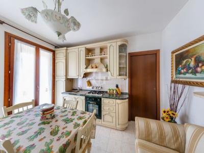 Vente Appartement 3 pices SIRMIONE 25019