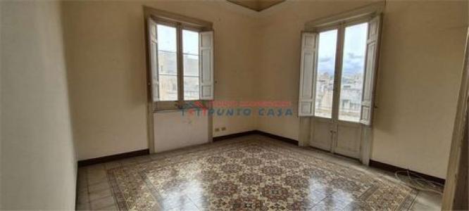 Vente Maison 24 pi�ces TRAPANI 91010