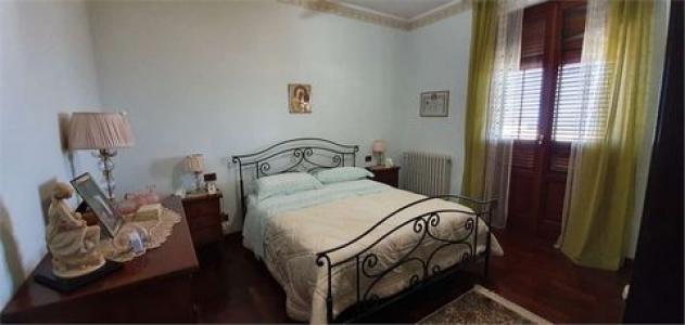 Vente Maison 9 pices VALDERICE 91010
