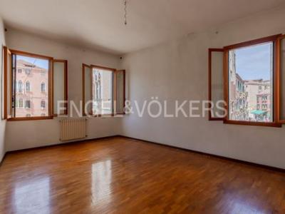 Location Appartement 4 pices VENEZIA 30121