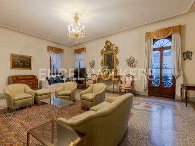 Location Maison 7 pices VENEZIA 30121