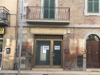 Louer Local commercial 37 m2 Chiusi