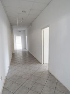 Louer Local commercial 579 m2 Bolzano