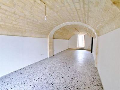 Louer Local commercial 90 m2 Sassari