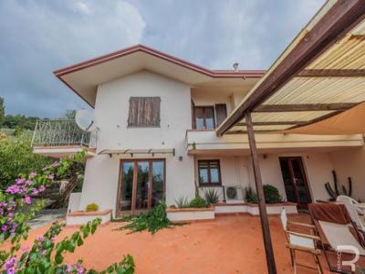 Vente Maison MASSAROSA  LU en Italie