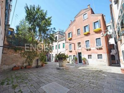 Acheter Maison 235 m2 Venezia