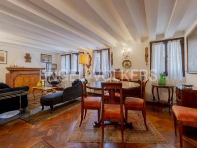 Louer Appartement 120 m2 Venezia