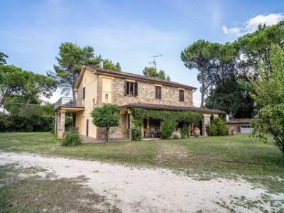 Annonce Vente 8 pices Maison Marsciano