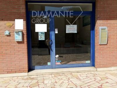 Location Local commercial CASTIGLIONE-DEL-LAGO  PG en Italie
