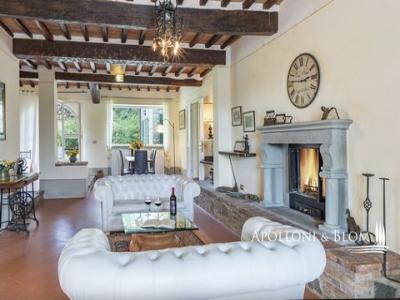 Acheter Maison 385 m2 Cortona