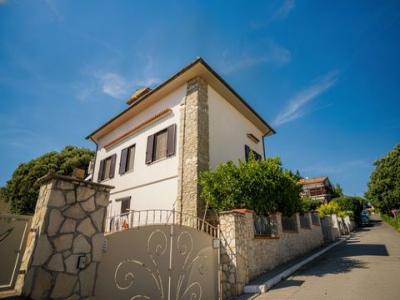 Acheter Maison 191 m2 Caletta-di-castiglioncello